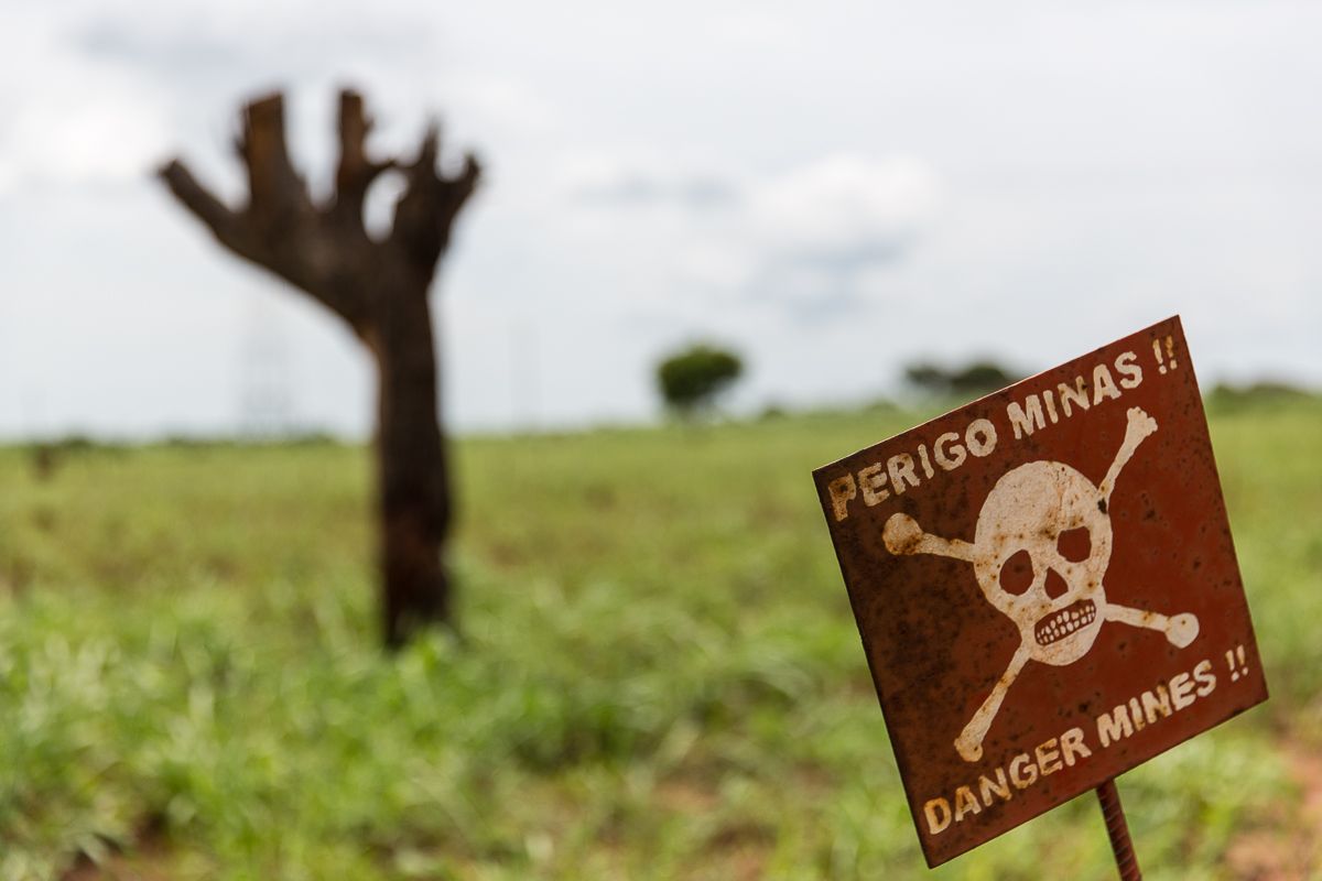 Aplicaciones del Georadar 5 Danger mines compressor